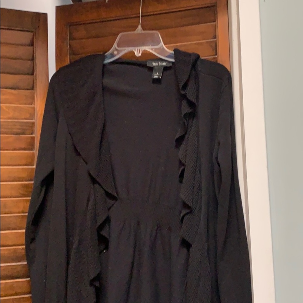 Ruffle edge cardigan